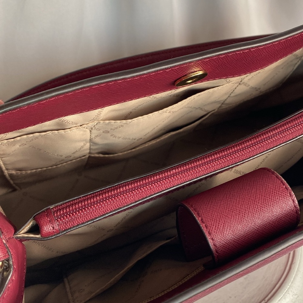 Michael Kors Bag - Picture 8 of 8